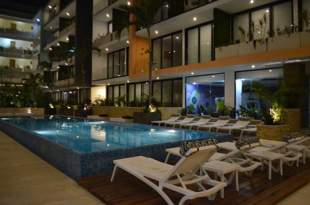 The City Luxury Suites بلايا ديل كارمن المظهر الخارجي الصورة