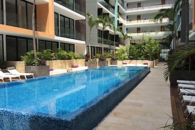 The City Luxury Suites بلايا ديل كارمن المظهر الخارجي الصورة